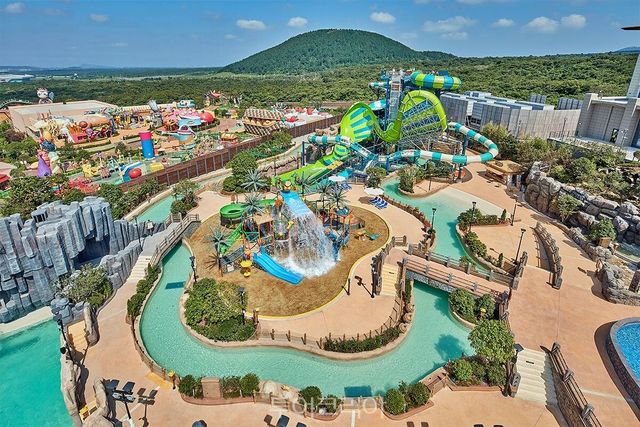 "포포인츠 바이 쉐라톤 수원_글로우 풀 파티.jpg" "(제주신화월드) 신화워터파크.jpg" "그랜드 하얏트 서울 마르지엘라 프래그런스 야외수영장.jpg" "오크밸리 리조트.png" "더위크앤리조트, 야외수영장 개장_1.jpg" "더위크앤리조트, 야외수영장 개장_2.jpg" "보도사진_파크로쉬 리조트앤웰니스 서머풀 패키지.jpg" "[보도자료] 기린빌라리조트, 7월 1일 캠핑장 및 야외수영장 오픈(1).jpg"