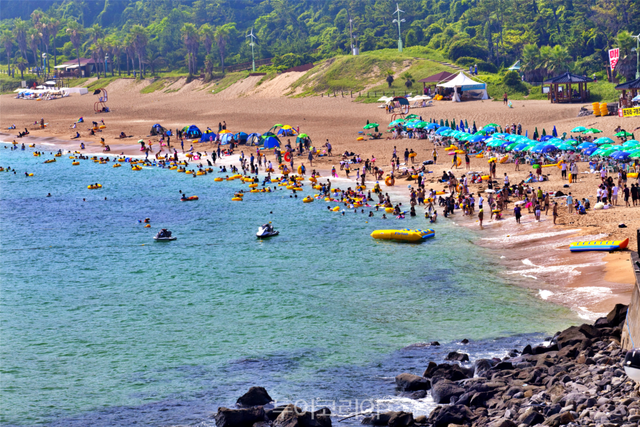 중문색달해수욕장 /사진-제주관광공사