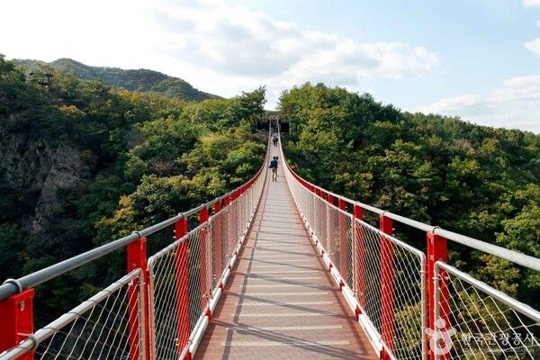 감악산 출렁다리 (ⓒ한국관광공사 포토코리아-한반도관광센터 비켄)