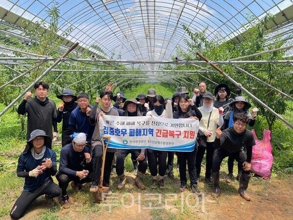 한국환경공단 광주전남제주환경본부는 지난 7월 24일과 7월 29일 양일간 전남 나주시, 담양군 내 수해피해 농가 및 민가를 찾아 수해복구 작업을 실시했다. /사진-한국환경공단 광주전남제주환경본부