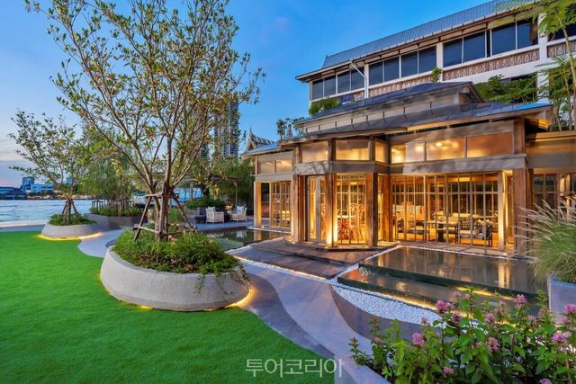 "방콕 더 살릴 호텔에서 아시아 티크 및 아이콘 시암 이동 선착장.jpg" "더 살릴호텔 리버사이드 - Deluxe River View King Bed.jpg" "짜오 프라야 강 앞 NAVA Restaurant.JPG" "HARNN HERITAGE SPA.jpg"