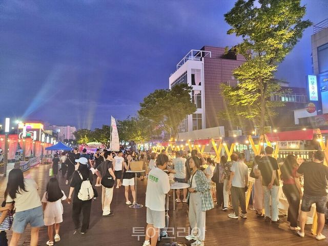 월화거리 야시장/사진=강릉시