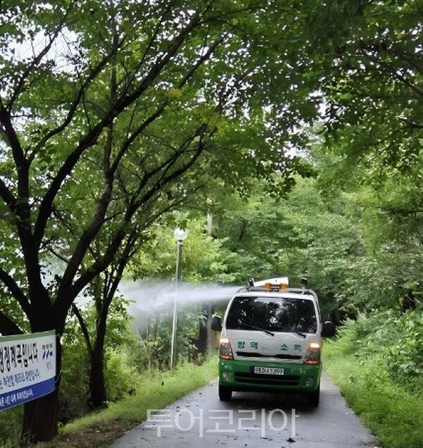 말라리아 긴급 방역에 나선 파주시보건소/투어코리아뉴스 김경남 기자