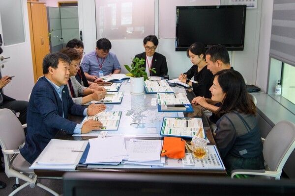 남한권 울릉군수 환경부 방문 모습(사진제공=울릉군청)