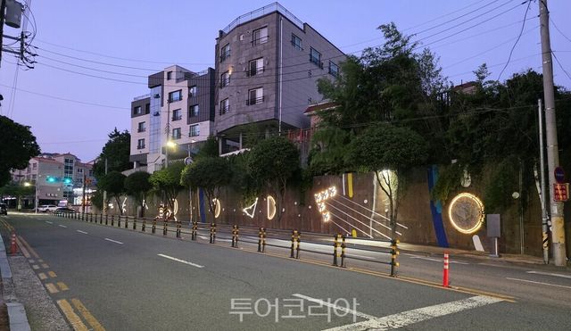 선인리 달빛거리 야간 경관모습/사진=사천시