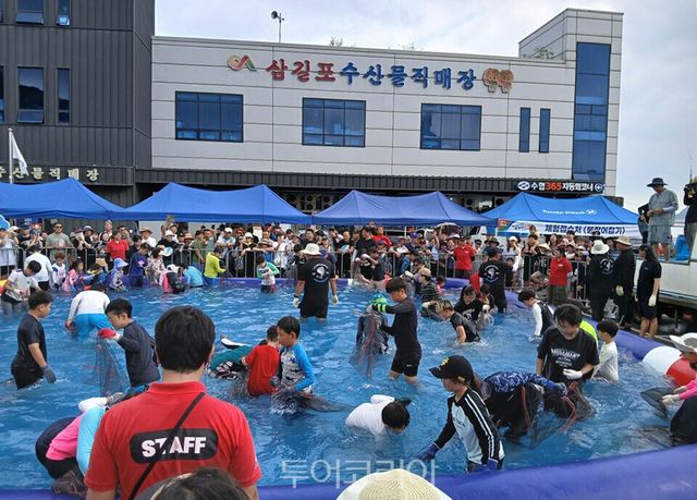 지난&nbsp;23일부터&nbsp;24일까지 열린 제19회 삼길포우럭축제 모습/사진-서산시