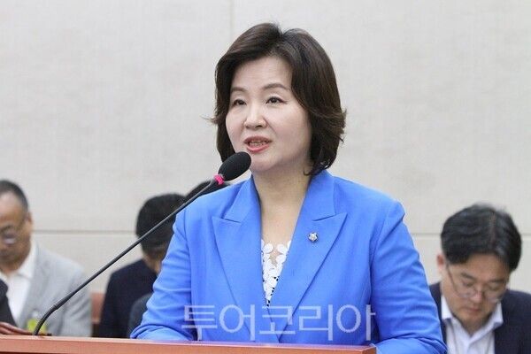 이수진 제2소위원장이 27일 오전 서울 여의도 국회에서 열린 제428회국회(임시회) 보건복지위원회 제2차 전체회의에서 법안심사 제2소위원회의 법안심사 결과보고를 하고 있다.