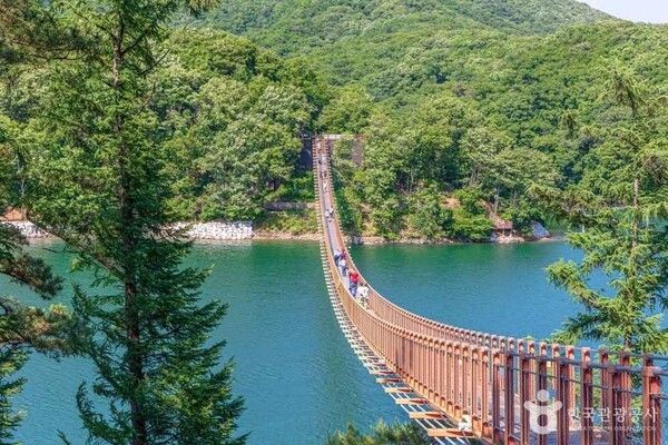 마장호수 출렁다리&nbsp;(ⓒ한국관광공사 대한민국 구석구석)&nbsp;