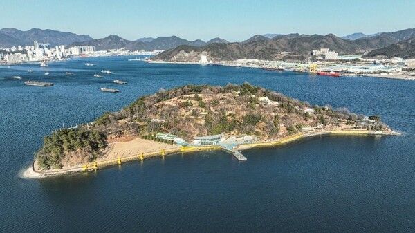 돝섬&nbsp;(ⓒ한국관광공사 대한민국 구석구석)