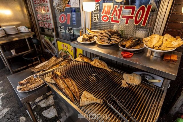 닭한마리 책방골목 생선구이골목 생선구이석쇠 닭한마리