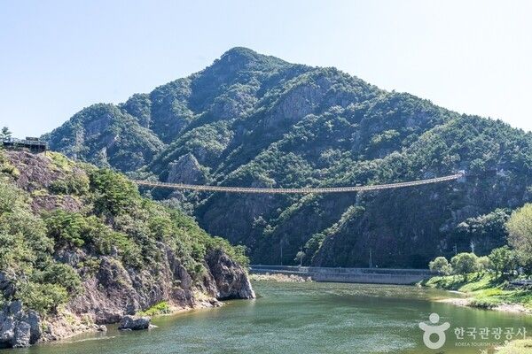 월영산 출렁다리&nbsp;(ⓒ한국관광공사 대한민국 구석구석)
