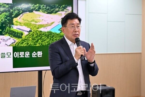 현장체감 자원순환교육하는 전진선 군수/투어코리아뉴스 김경남 기자