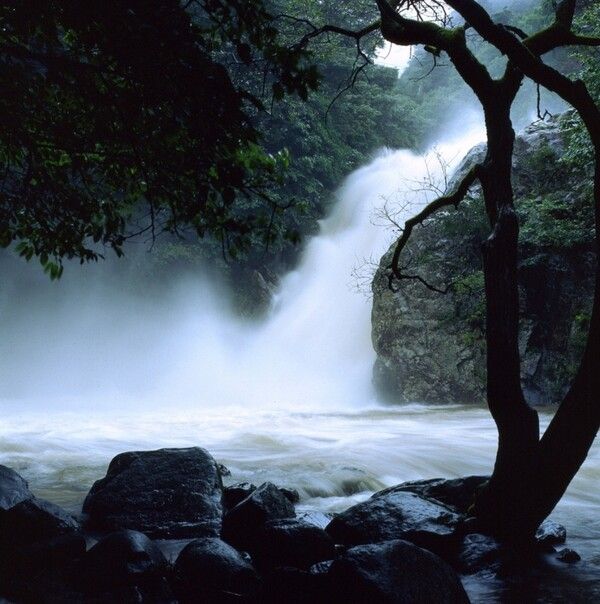 용추폭포&nbsp;(ⓒ한국관광공사 대한민국 구석구석)