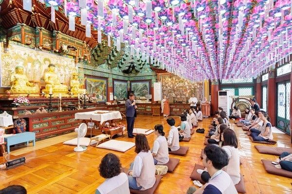 박강수 마포구청장 직원들 템플스테이 참석 인사말 모습(사진제공=마포구청)