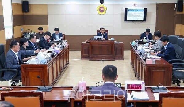 인천광역시의회 건설교통위원회 계산종합의료단지 도시개발사업 소위원회가 1일 ‘제303회 임시회’에서 8개월간의 활동 결과를 보고하고, 사업 정상화를 위해 4가지 사항을 권고했다.