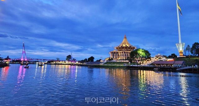 쿠칭 워터프론트