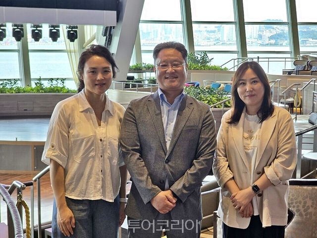 (좌측부터) 크루즈TMK 윤소영 상무, 이재명 대표, 전원희 이사