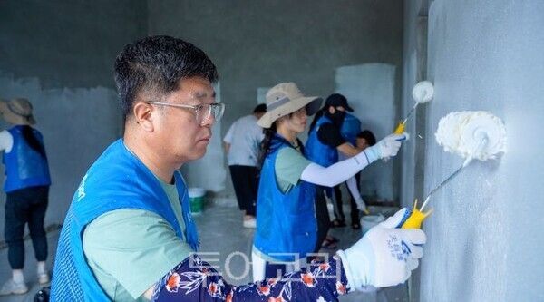 베트남 주거환경개선 봉사활동 펼치는 합동봉사단원/투어코리아뉴스 정명달 기자