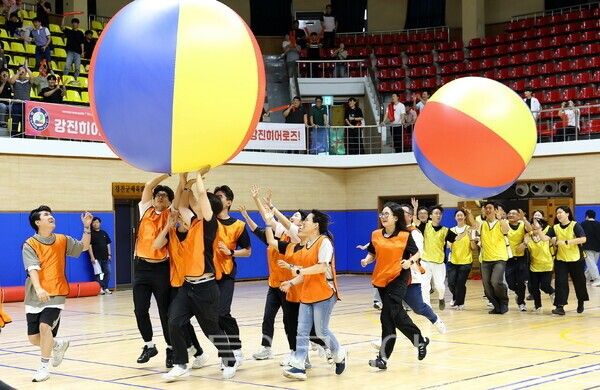 강진군이 16일 2025 공직자 페스티벌을 가졌다. /사진-강진군
