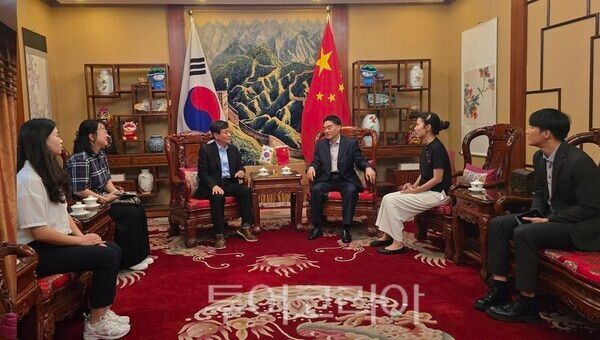 강진군문화관광재단과 주광주중국총영사관의 간담회 모습. /사진-강진군