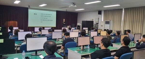 생성형 AI 실무 활용 교육 모습./사진-의성군