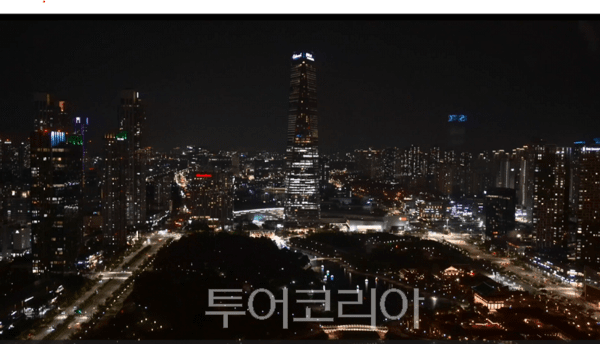 IFEZ 홍보관은 지난 2015년 3월 개관한 시설로 인천경제자유구역의 개발 역사와 미래 비전을 살펴볼 수 있다. 10년 만인 올 7월 새단장을 마치고, 도심의 랜드마크이자 글로벌 홍보 플랫폼으로 자리매김하고 있다./IFEZ 홍보관 야경