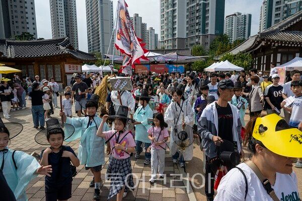 김포시가 27일 김포의 전통, 문화, 예술을 담은 ‘다담축제’를 개최하고 있다.