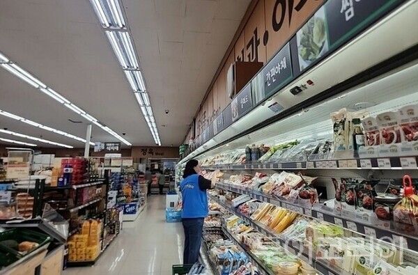 추석 명절 대비 제조·판매업체 위생점검 모습 / 사진-사천시