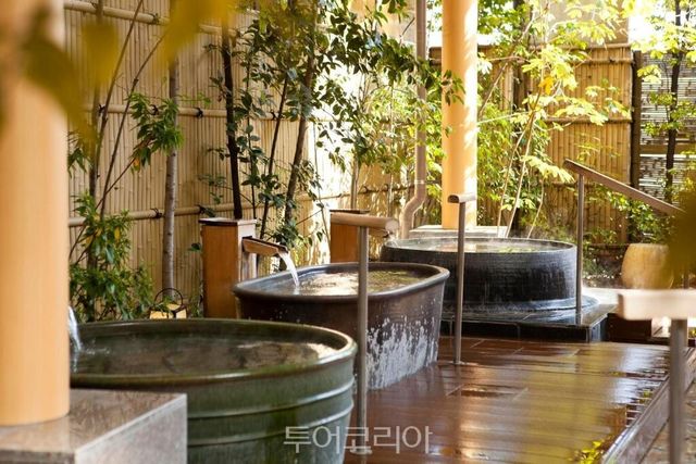 킨타로 온천 유후인 소우안 코스모스 기노사키 온천 - 모리즈야 이즈 나가오카 온천 – 산요-소 도고 온천 – 도고 프린스 호텔 이부스키 스나무시 온천 - 하쿠스이칸 /사진-부킹닷컴
