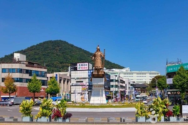 이순신광장&nbsp;(ⓒ한국관광공사 대한민국 구석구석)