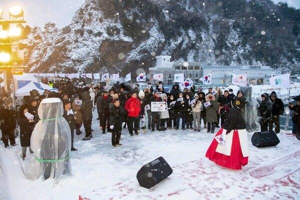 남한권 울릉군수 일출제 행사 참석 모습(사진제공=남한권페이스북)