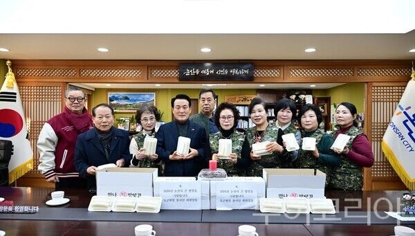 ▲육군병장봉사단 기탁식 모습. /사진-논산시