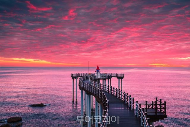 포항 이가리 닻 전망대의 아침&nbsp;. 사진=경북도청