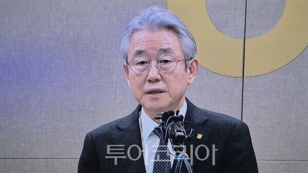 강호동 농협중앙회장이 13일 대국민 사과문을 발표하고 있다. /사진-독자 제공