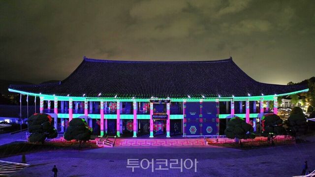 [투어코리아=유경훈 기자 ] 육부촌 야간 전경&nbsp;/경북문화관광공사 제공