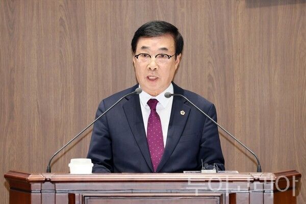 ▲박기영(공주2·국민의힘) 충남도의원이 20일 열린 제363회 임시회 1차 본회의 5분발언을 통해 수도권 생활폐기물의 충청권 유입 문제를 지적하고 있다. /사진-충남도의회