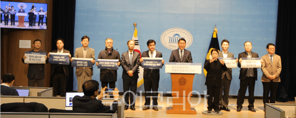 더불어민주당 김교흥 국회의원이 22일 오전 국회 소통관에서 기자회견을 열고 2026년도 제9회 지방선거 인천광역시장 선거 출마를 공식 선언하고 있다.&nbsp;2026.01.22. / 투어코리아 이창호 기자