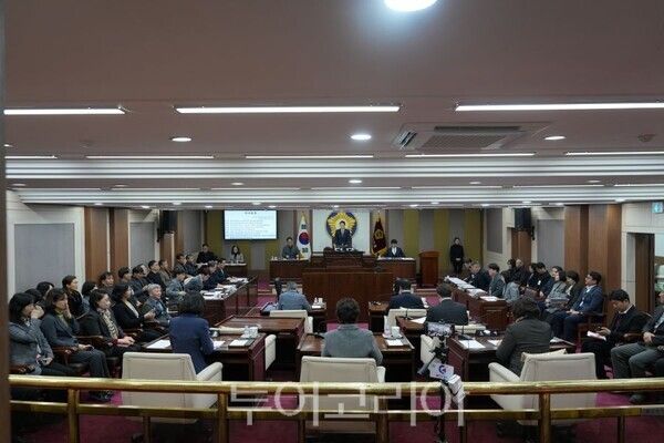 포천시의회 임시회 폐회(본회의장)/투어코리아뉴스 정명달 기자