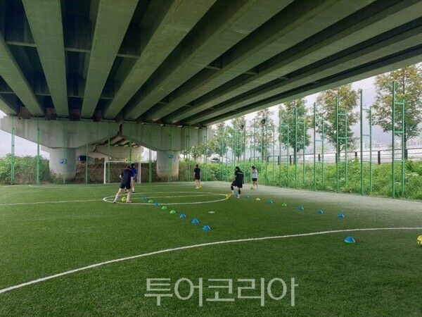 대장동 도로 밑 유휴부지 체육시설 설치/투어코리아뉴스 김경남 기자