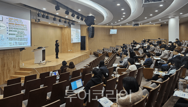 인천광역시교육청 중등 저경력교사(5년 미만)를 대상으로 실무 전문성과 현장 적응력을 높이기 위한 ‘2026 중등 새로 아카데미’를 운영하고 있다.