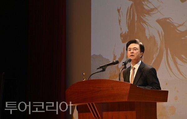 ▲김태흠 충남지사가 지난 2일 도청 문예회관에서 열린 2026년 시무식에서 인사말을 하고 있다. /사진-충남도