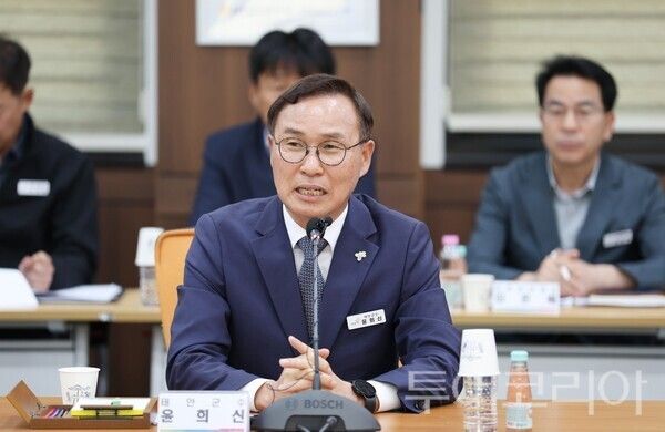 ▲윤희신 태안군수가 지난 7일 민선9기 출범 100일 언론인 간담회를 진행하고 있는 모습. /사진-태안군