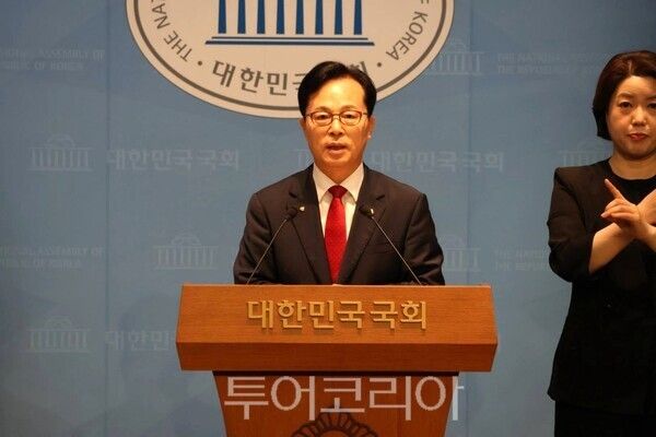 ▲윤용근 국회의원이 지난 12일 농지전수조사의 투명성과 예측 가능성을 높이고 농업인의 안정적인 영농활동을 지원하기 위한 「농지법 일부개정법률안」을 대표 발의했다. /사진-윤용근 의원실