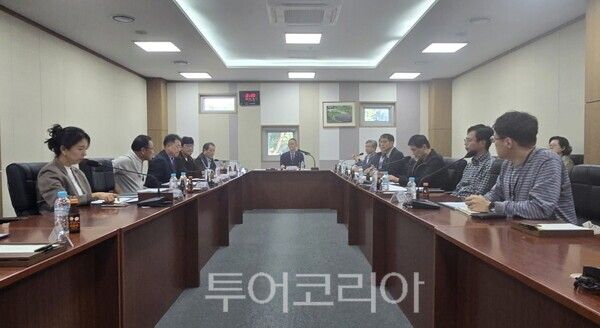 ▲송무경 공주시 부시장 주재로 열린 공주알밤한우 중장기 발전계획 수립 최종보고회 모습. /사진-공주시