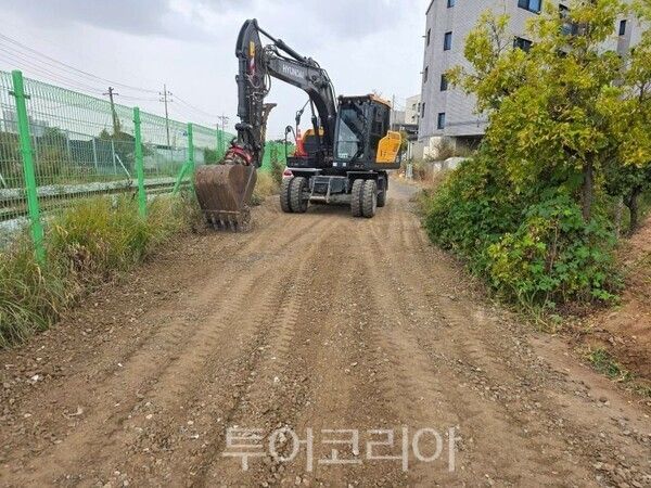 주민의 부름에 결과로 답하는 장예선 의원(도로 개설 작업)/투어코리아뉴스 김경남 기자 사진=장예선SNS