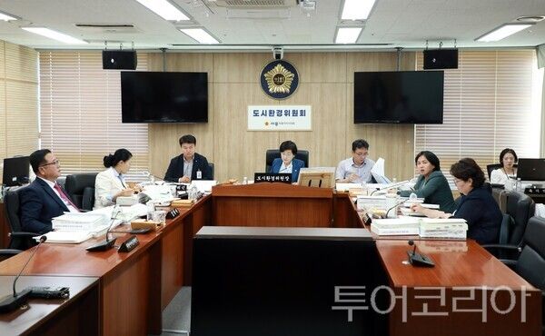 ▲이순열 세종시의회 도시환경위원회 위원장의 주재로 지난 1일 열린 ‘2025회계연도 세입·세출 및 기금 결산, 예비비 지출 승인안’ 예비심사회의 모습. /사진-세종시의회