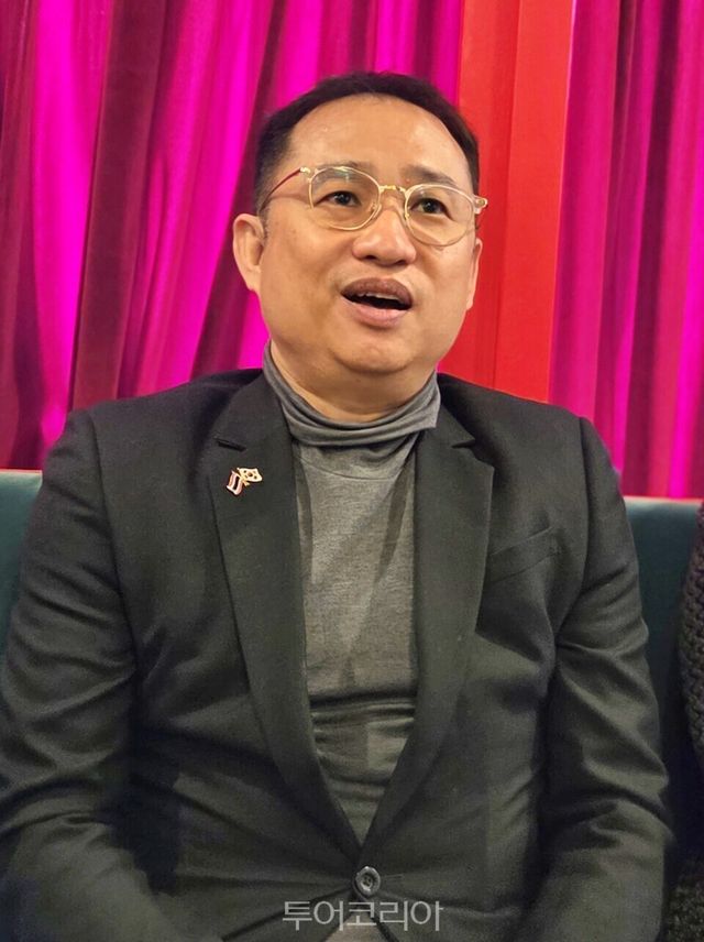 2월&nbsp;1일부로&nbsp;지난&nbsp;3년간&nbsp;성공적으로&nbsp;임기를&nbsp;마친 파타나퐁 퐁텅짜른&nbsp;전임 소장.&nbsp;