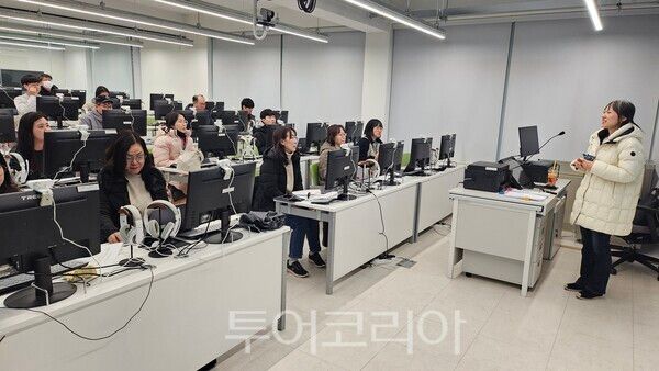 ▲논산계룡교육지원청 논산AI미래배움터에서 지난 10일 열린 ‘2026학년도 기초학력 진단검사 및 맞춤형 학업성취도 자율평가 담당교원 연수’ 모습. /사진-논산계룡교육지원청