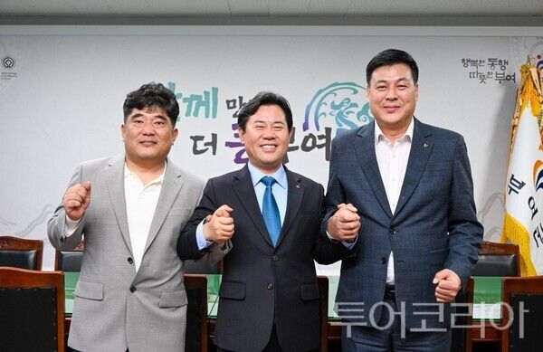 ▲박정현 부여군수가 참석한 가운데 열린 해외농업개발 양계업 참여 업무협의 모습. /사진-부여군