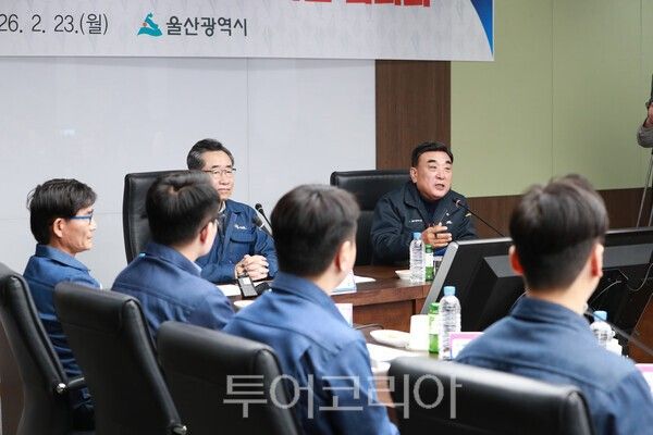 울산시는 23일 에쓰오일 온산공장에서 샤힌 프로젝트 준공 대비 기업현장지원 회의를 개최했다 /사진-울산광역시청